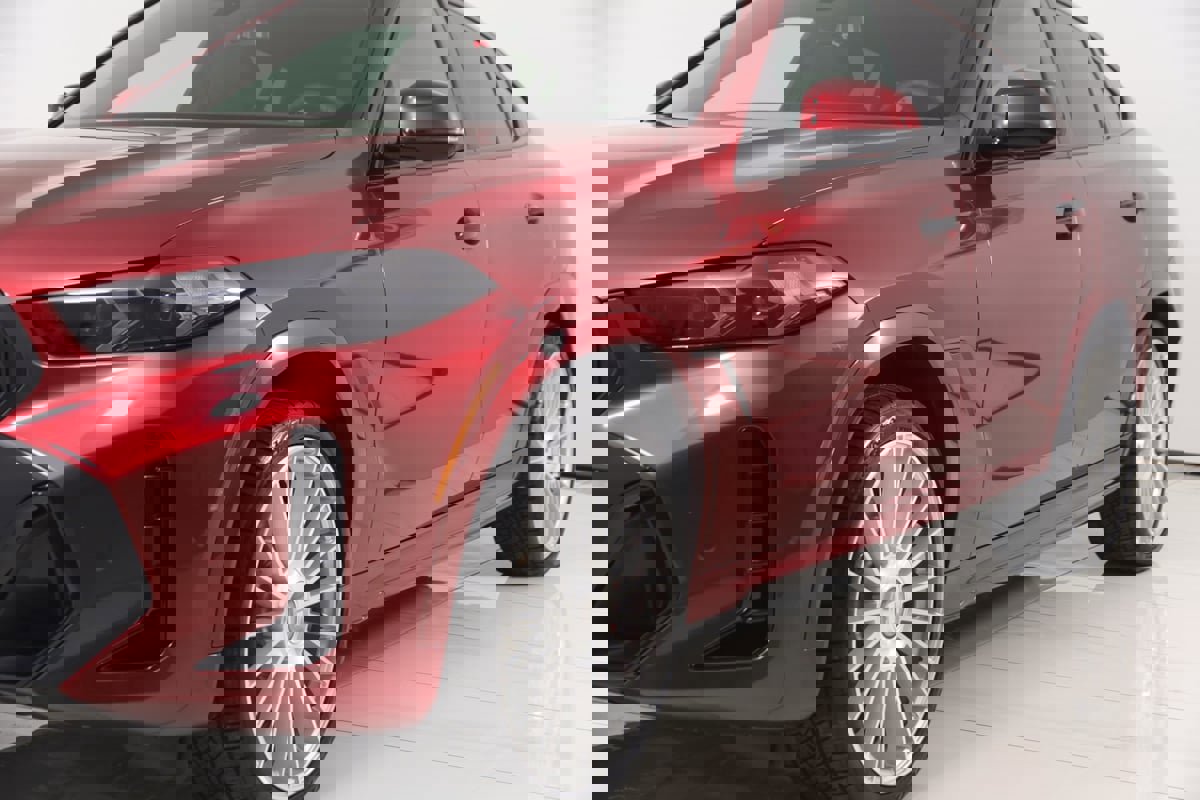 Used 2024 BMW X6 xDrive40i w/ Premium Package image 79