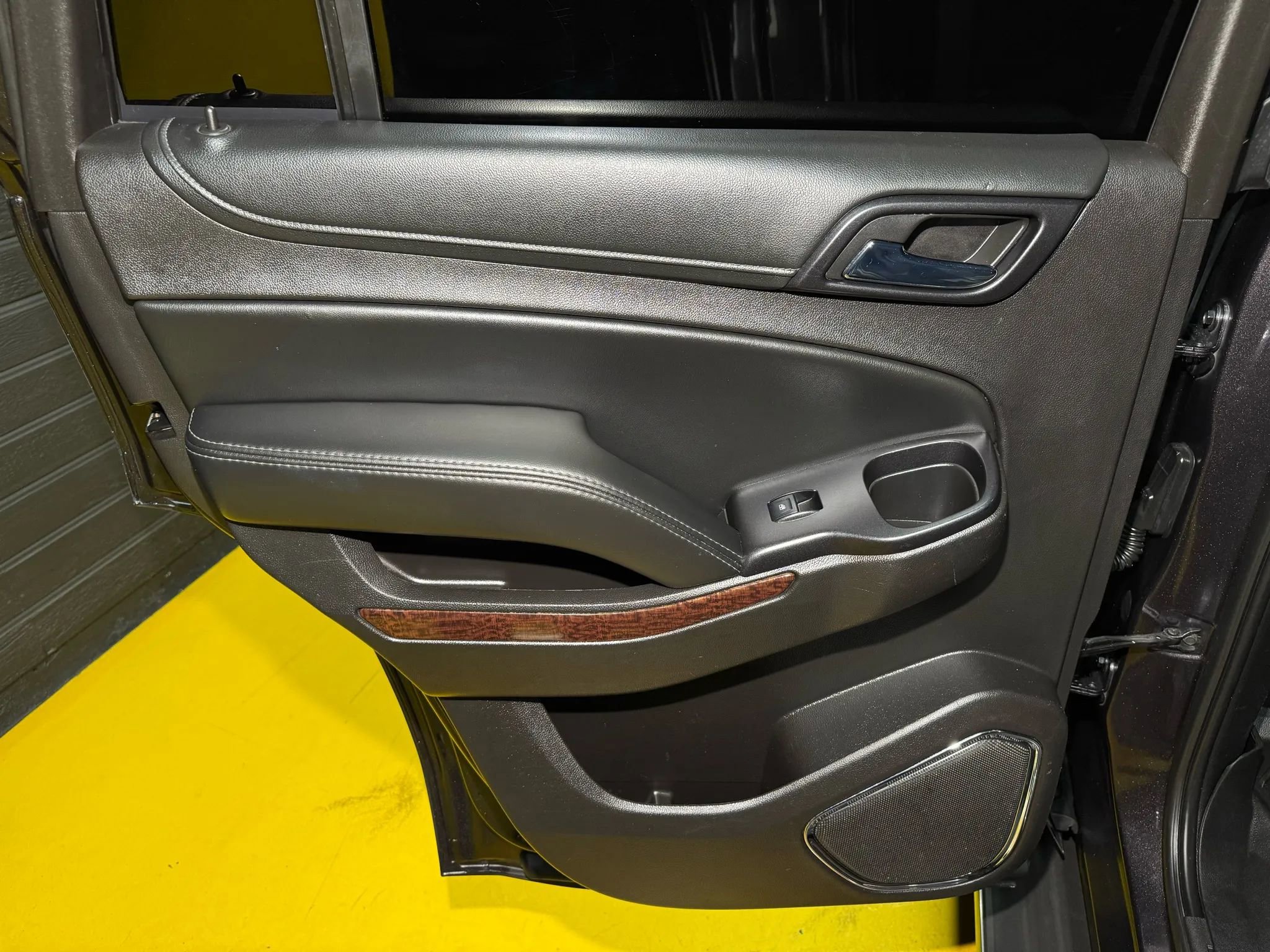 Used 2016 GMC Yukon SLE w/ HD Trailering Package image 21