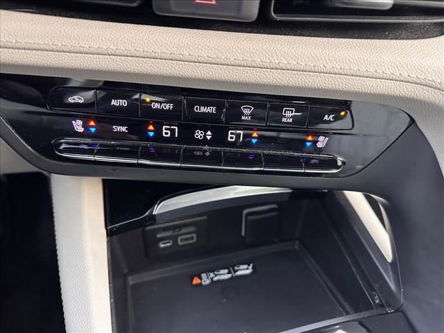 Used 2022 Buick Envision Avenir w/ Technology Package II image 31