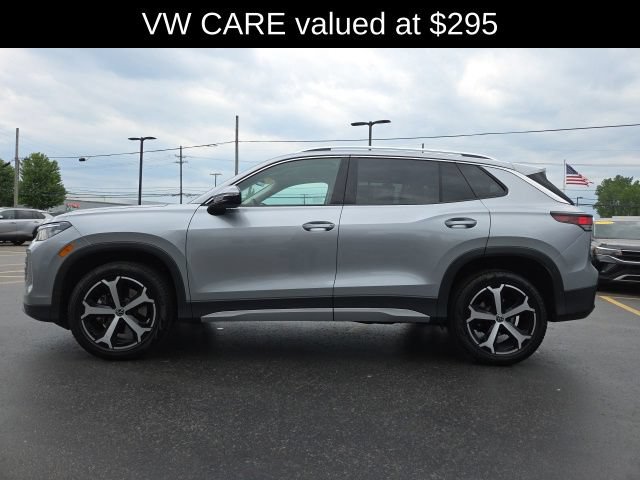 Used 2025 Volkswagen Tiguan SE AWD/4WD image 5