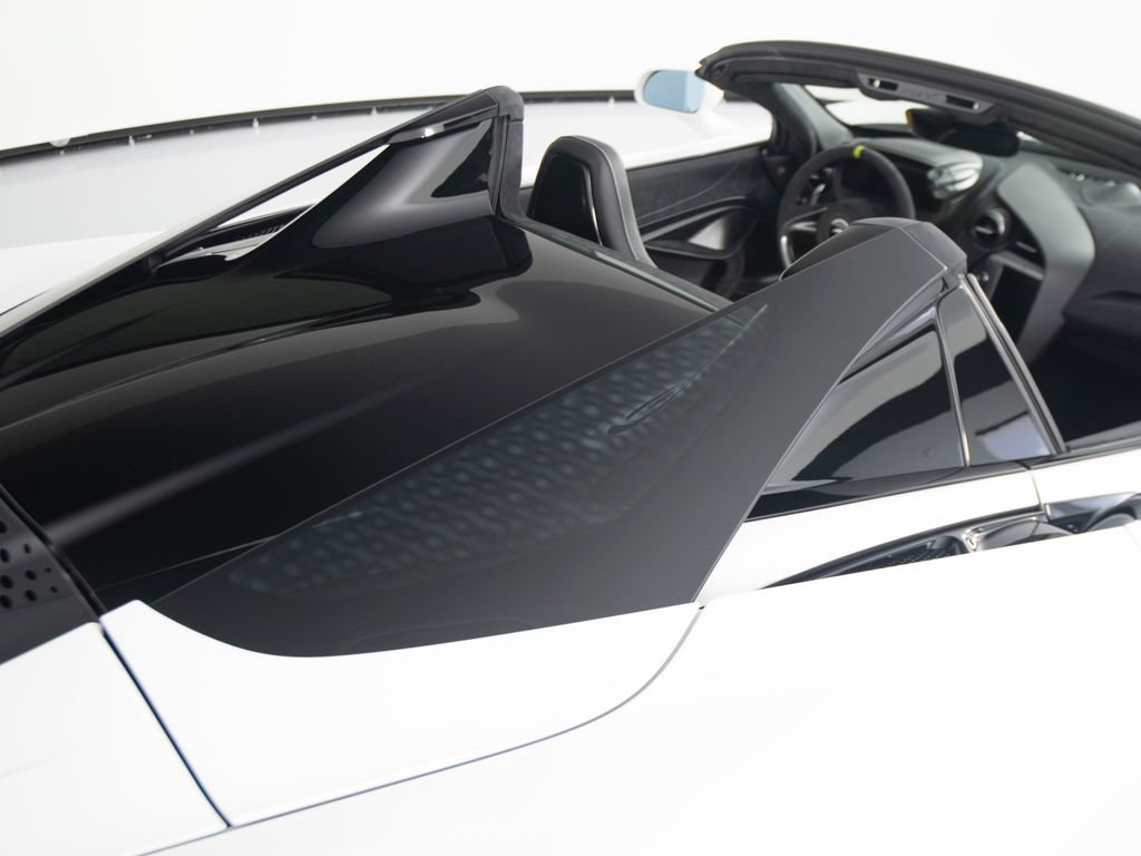 Used 2024 McLaren 750S Spider RWD image 47