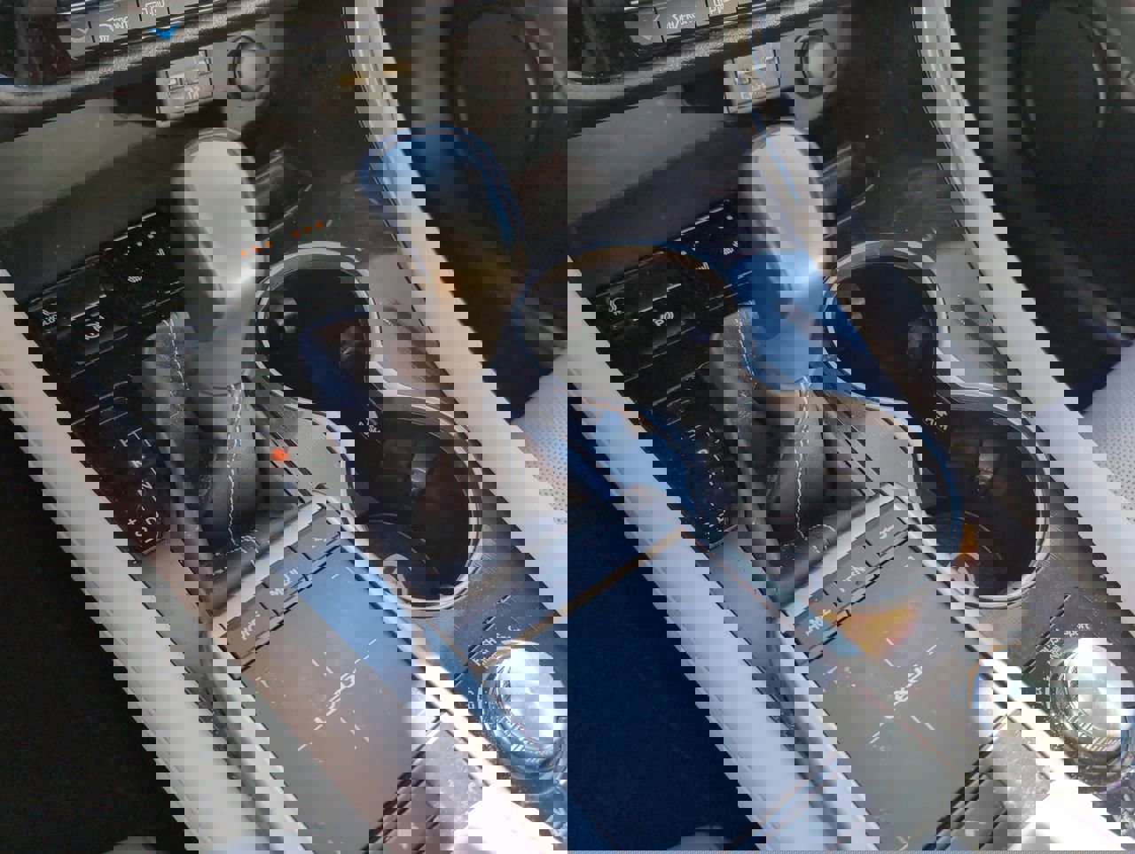 Used 2020 Lexus RX 450h AWD image 23