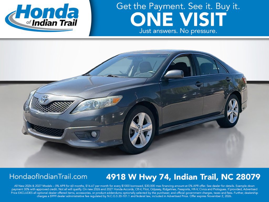 Used 2011 Toyota Camry SE w/ SE Extra-Value Pkg #1 FWD image 2