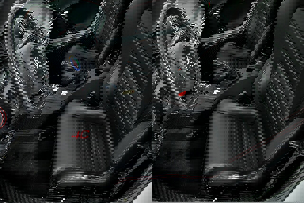 Used 2015 Alfa Romeo 4C Coupe w/ Leather Interior Group image 21