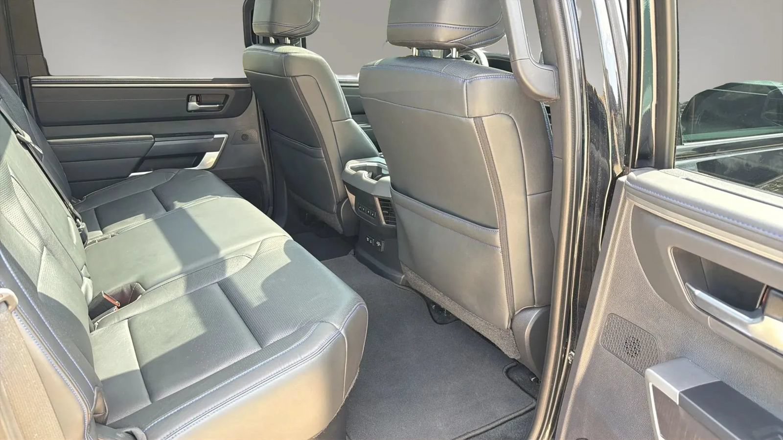 Used 2023 Toyota Tundra Platinum AWD/4WD image 30
