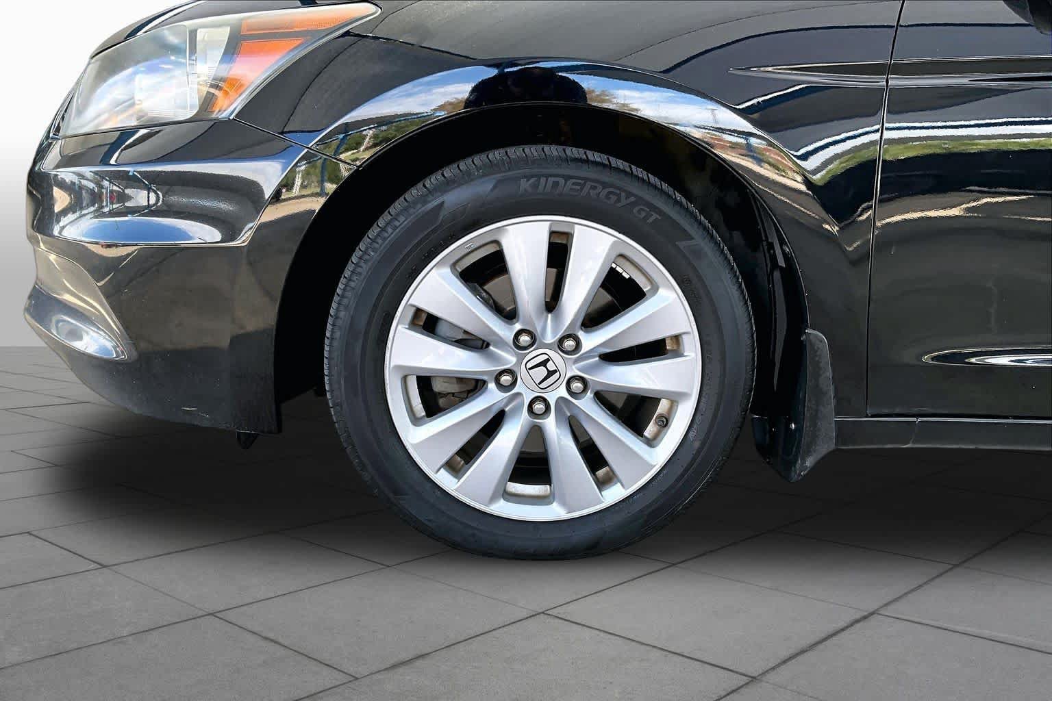 Used 2011 Honda Accord EX-L image 9