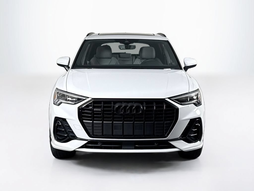 Certified 2025 Audi Q3 2.0T Premium w/ Convenience Package AWD/4WD image 8