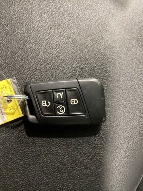 Certified 2023 Volkswagen Tiguan SE R-Line AWD/4WD image 26