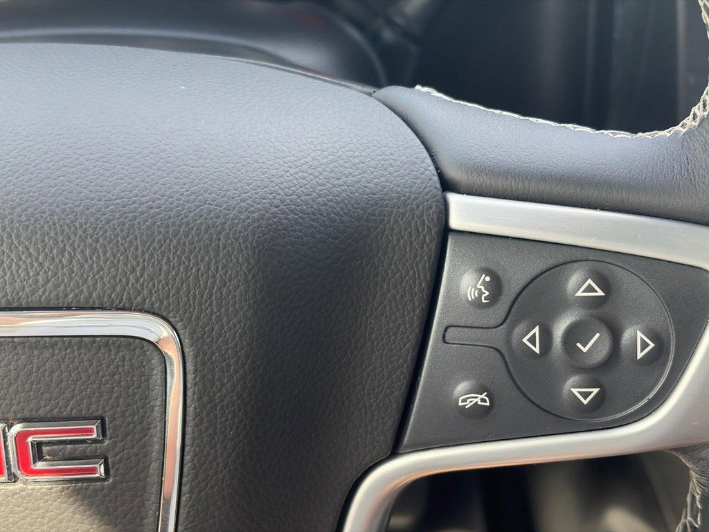 Used 2017 GMC Yukon SLT AWD/4WD image 26