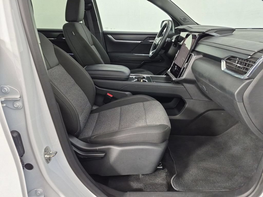 Used 2025 GMC Acadia Elevation FWD image 36