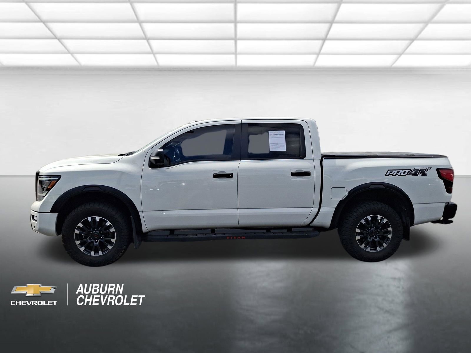 Used 2021 Nissan Titan PRO-4X w/ Pro-4x Convenience Package AWD/4WD image 6