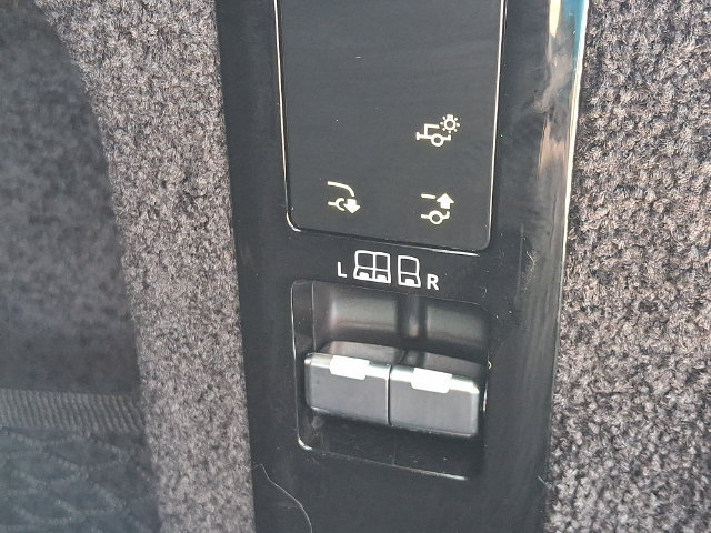 Used 2024 Land Rover Range Rover SE AWD/4WD image 30