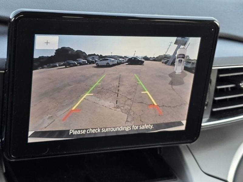 Used 2022 Ford Explorer XLT w/ Equipment Group 202A image 22