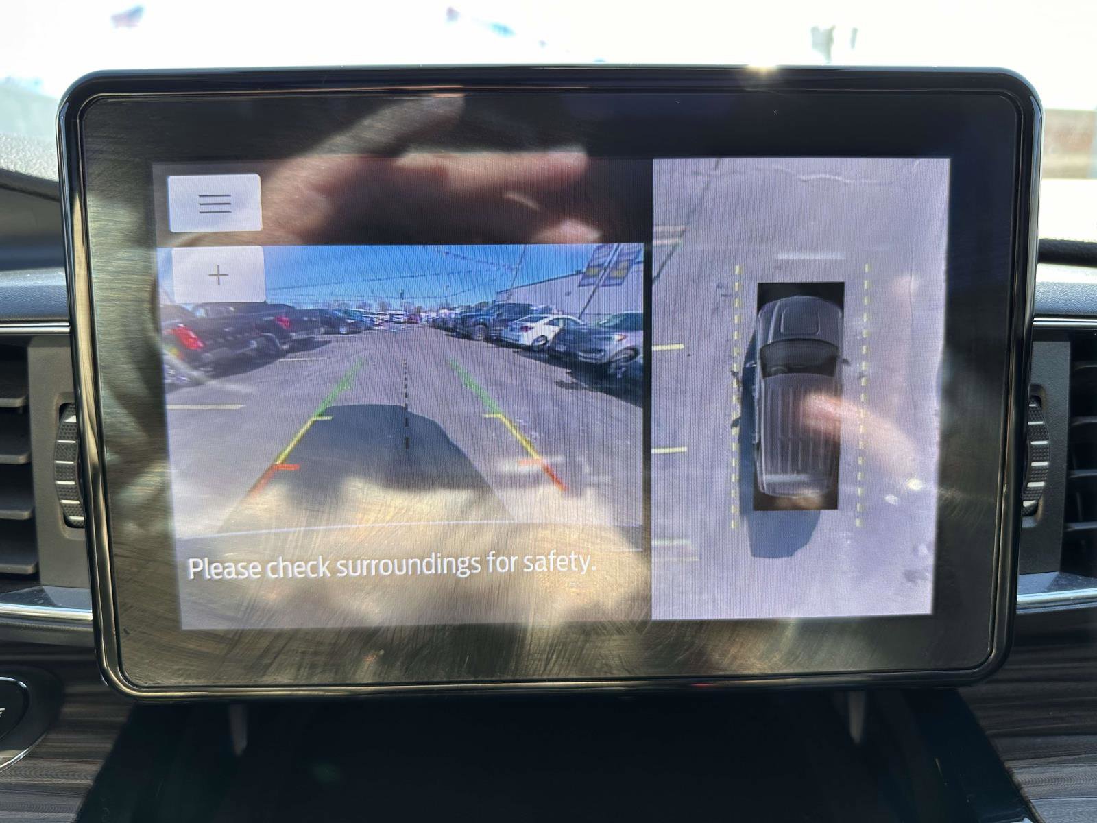 Used 2022 Ford Explorer Limited w/ Equipment Group 301A image 24