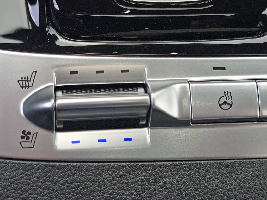 Used 2024 Kia Carnival SX Prestige FWD image 5