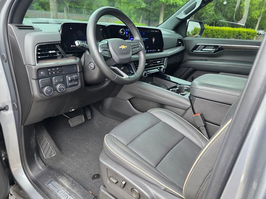 Used 2025 Chevrolet Tahoe Premier w/ Sun And Tow Package RWD image 11