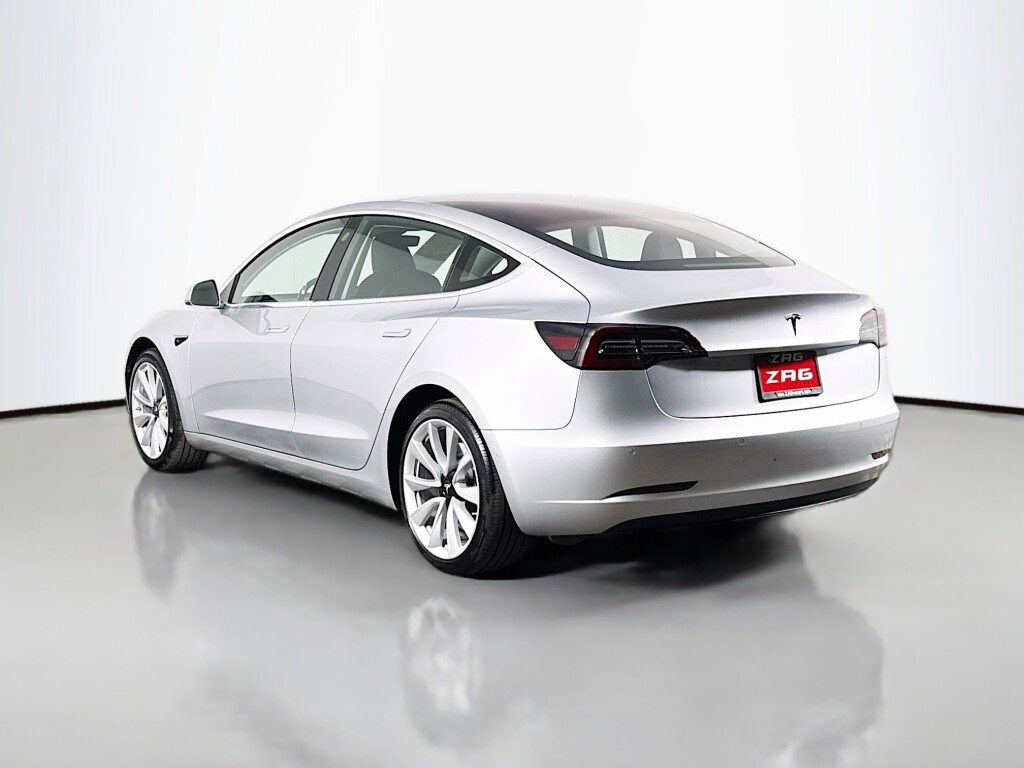 Used 2018 Tesla Model 3 Long Range RWD image 3
