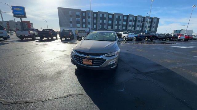 Used 2024 Chevrolet Malibu LT image 3