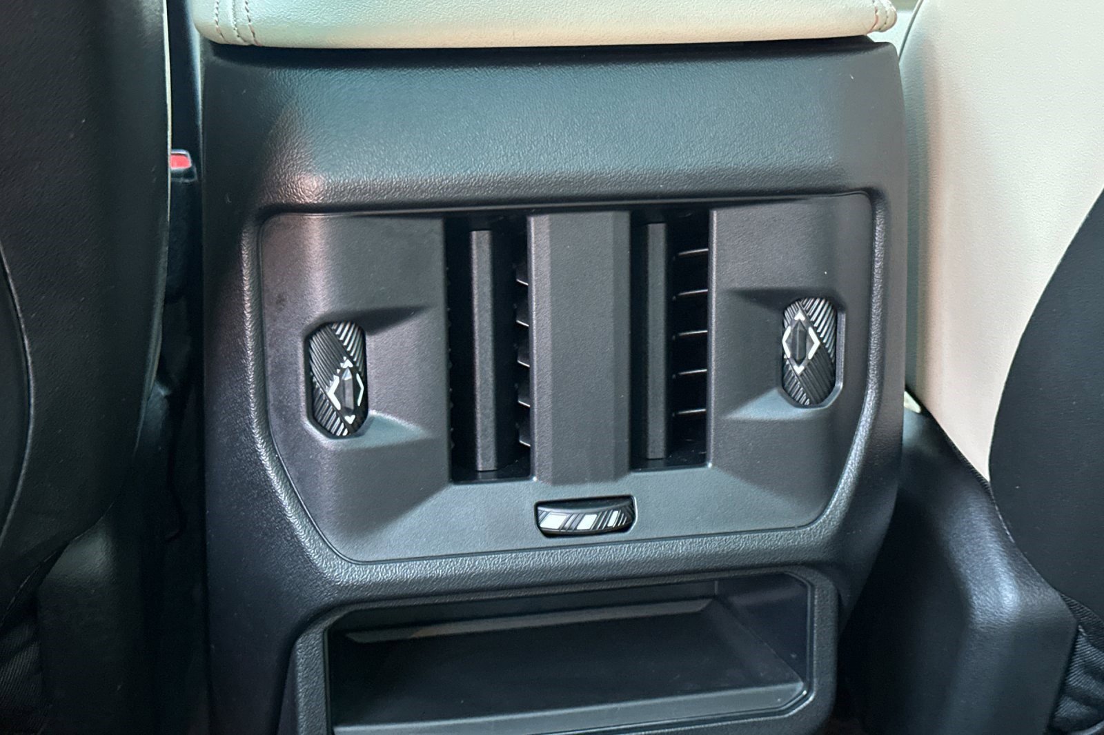 Used 2025 BMW X3 xDrive30i w/ Premium Package image 16