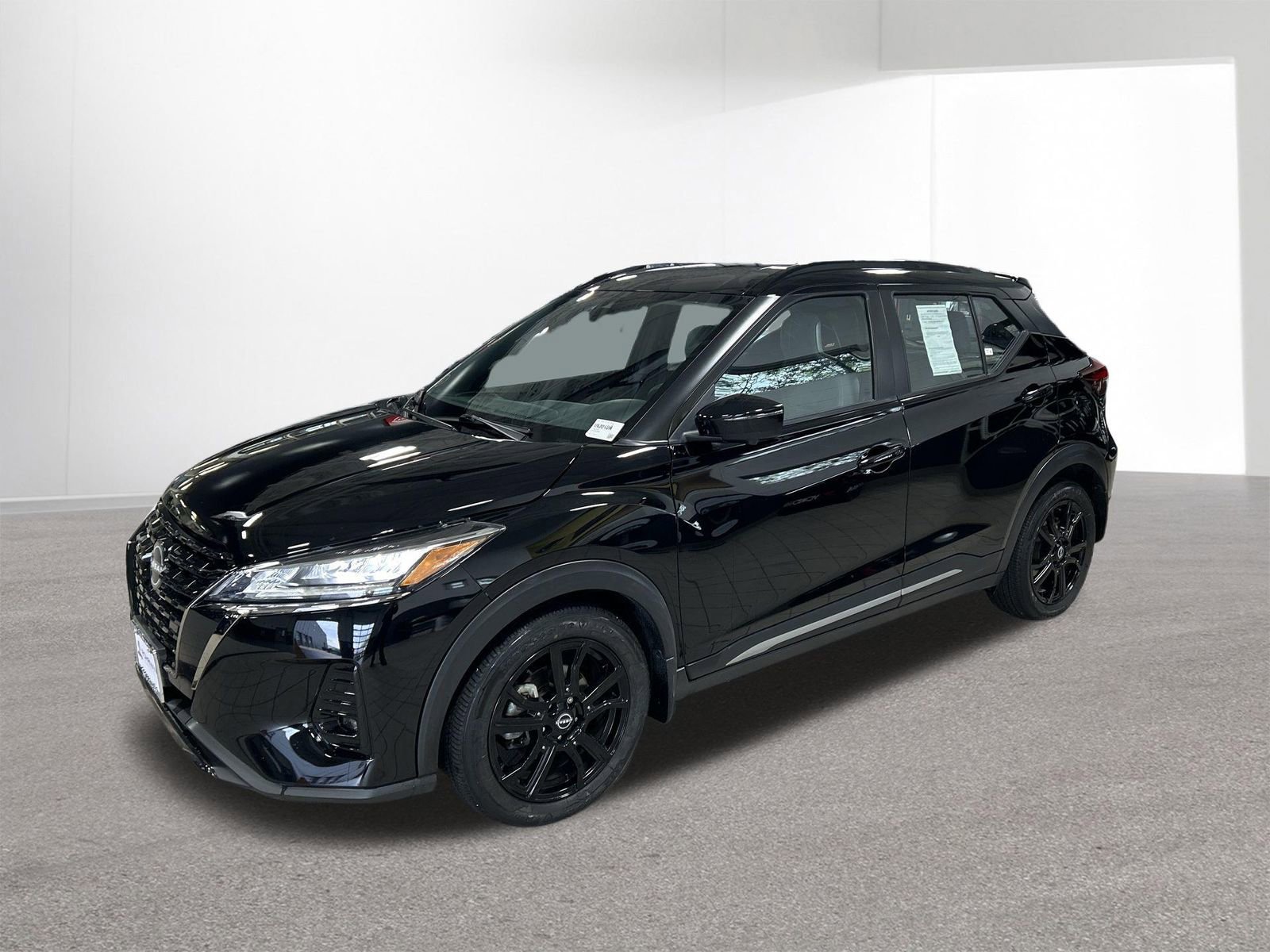 Certified 2022 Nissan Kicks SR w/ Premium Package FWD image 31