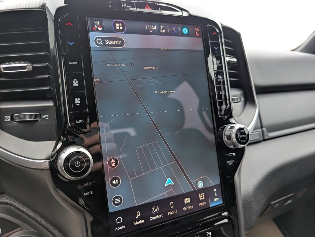 New 2026 RAM 1500 4x4 Crew Cab image 25