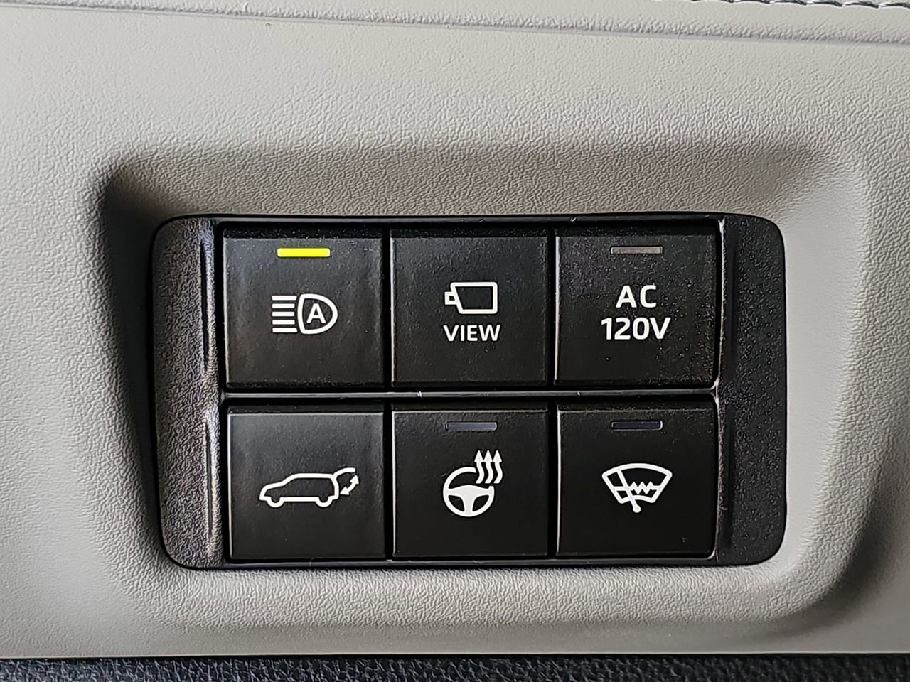 Used 2021 Toyota Highlander Limited image 32