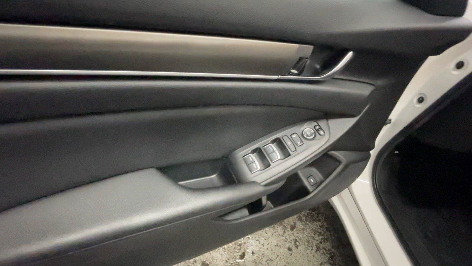 Used 2019 Honda Accord LX image 31