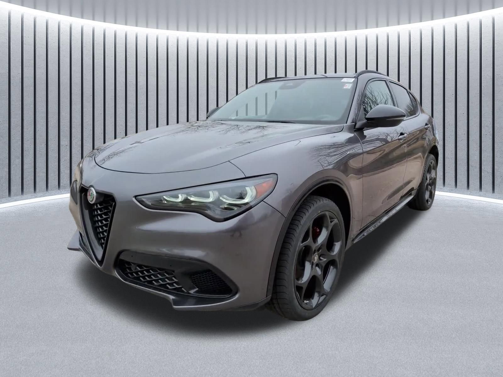 Used 2024 Alfa Romeo Stelvio Veloce AWD/4WD image 16