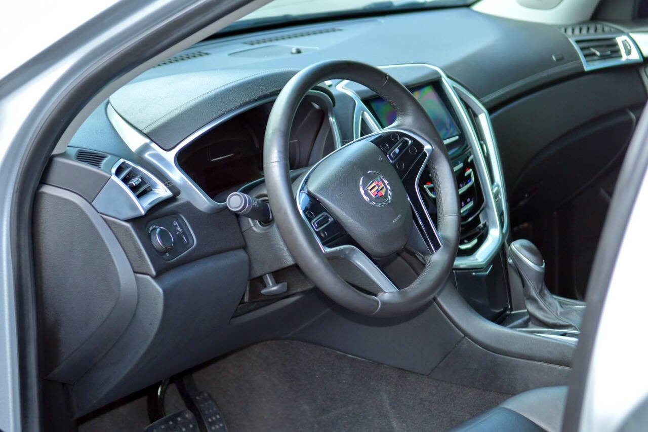 Used 2013 Cadillac SRX FWD image 18