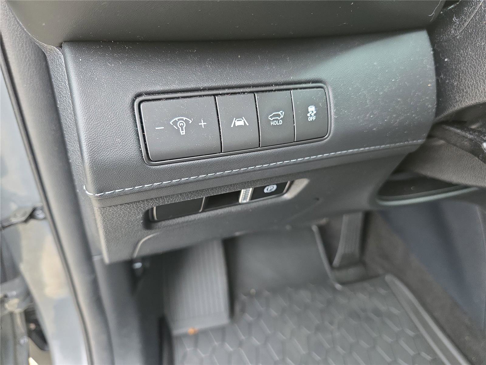 Certified 2023 Hyundai Santa Fe Limited w/ Cargo Package image 18