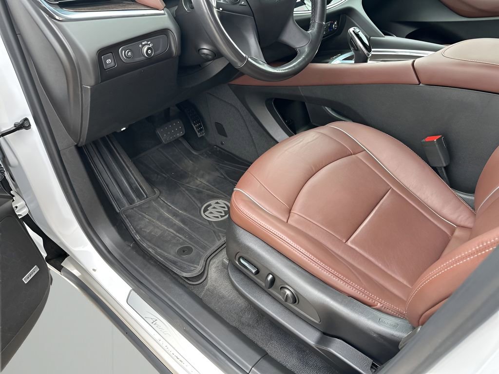 Used 2019 Buick Enclave Avenir w/ Avenir Technology Package image 28