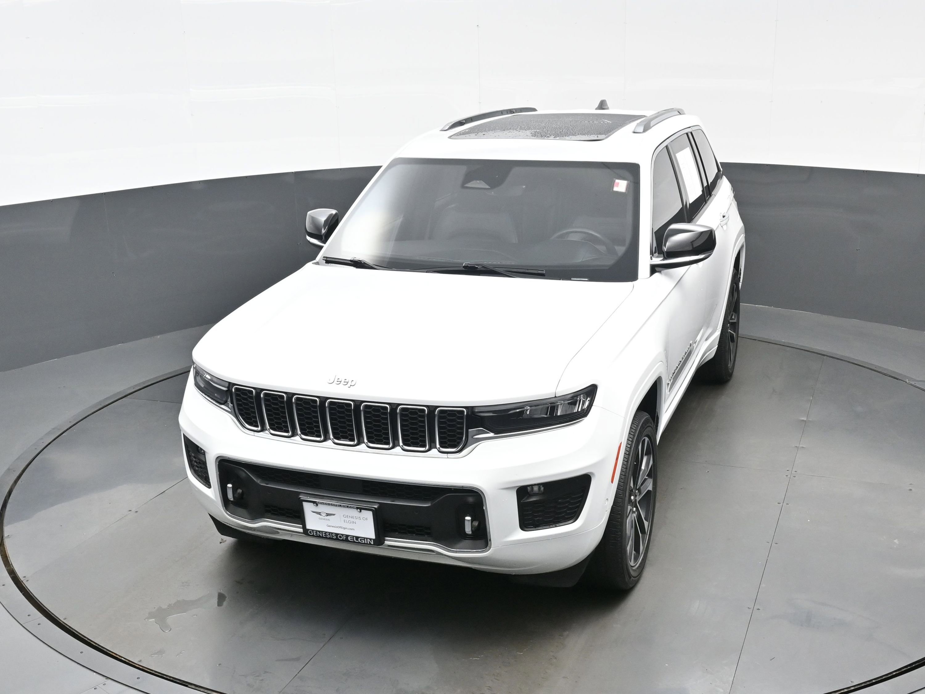 Used 2023 Jeep Grand Cherokee Overland AWD/4WD image 29