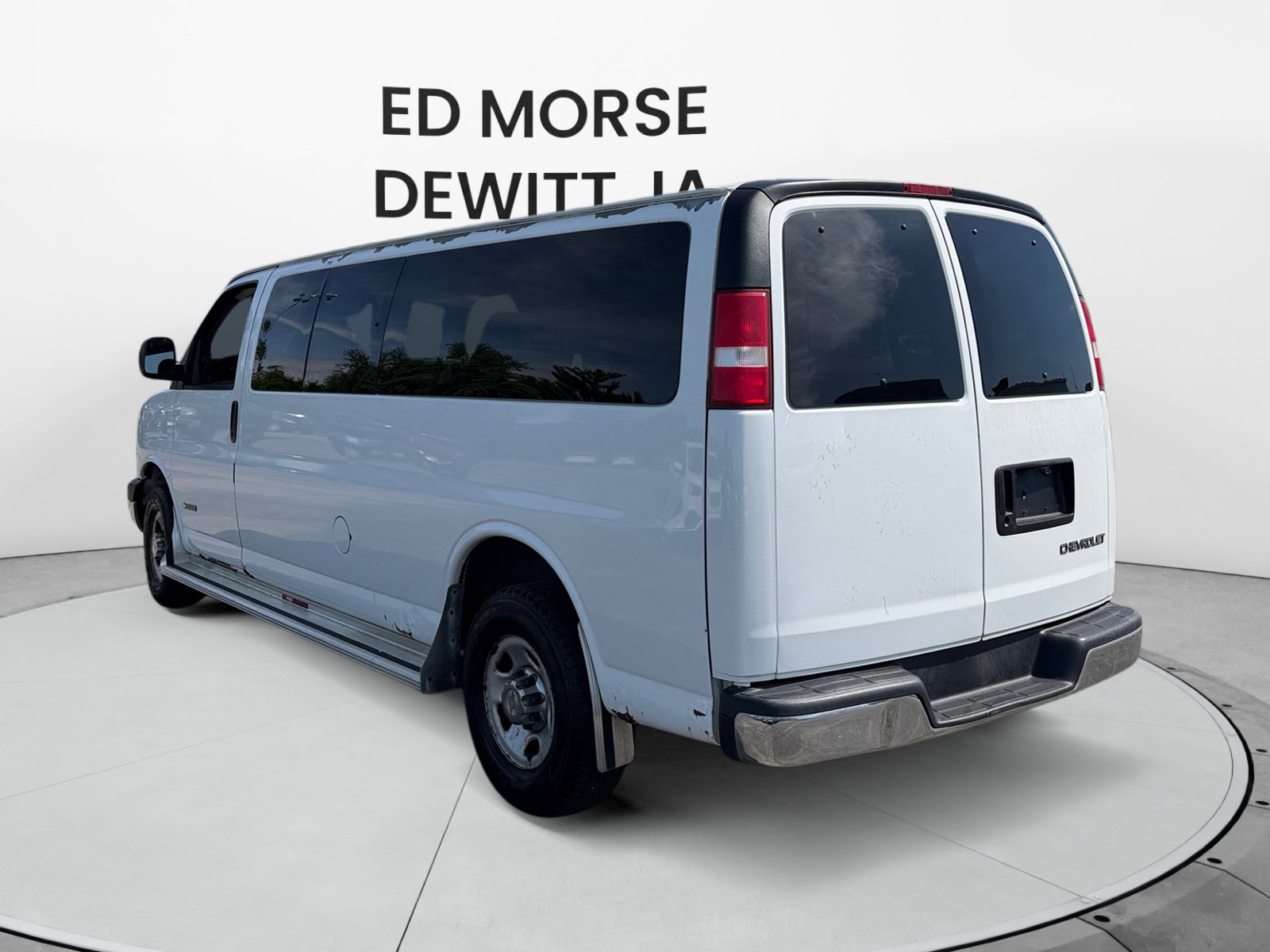 Used 2004 Chevrolet Express 3500 Extended Passenger w/ LS Preferred Equipment Group RWD image 3