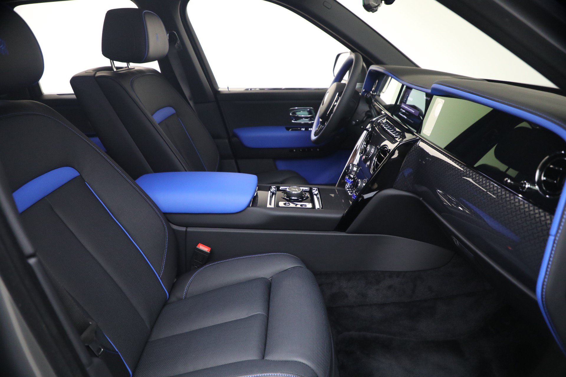 New 2027 Rolls-Royce Cullinan Black Badge AWD/4WD image 23