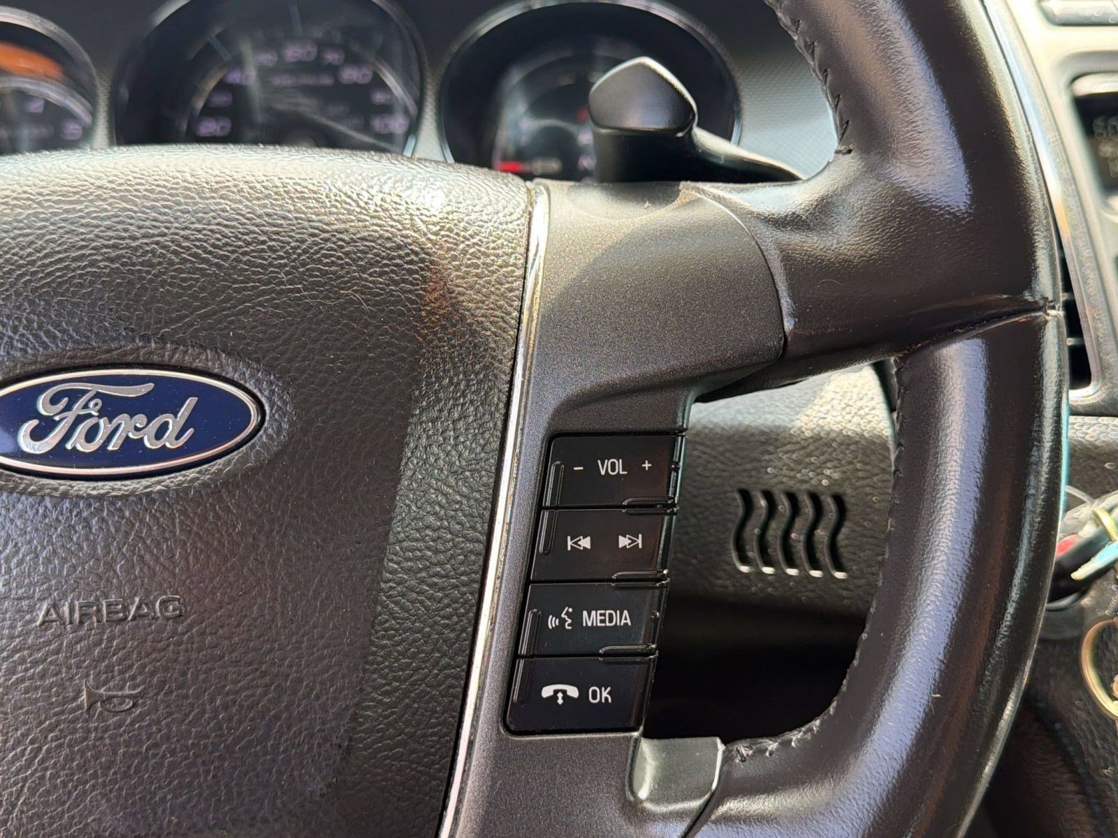Used 2011 Ford Taurus SEL w/ 201A Rapid Spec Order Code FWD image 17