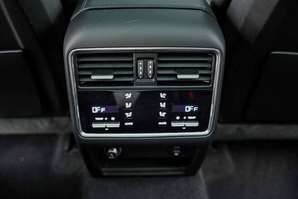 Used 2023 Porsche Cayenne Coupe w/ Premium Package image 36
