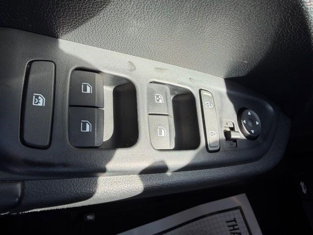 Used 2023 Hyundai Venue Limited image 30