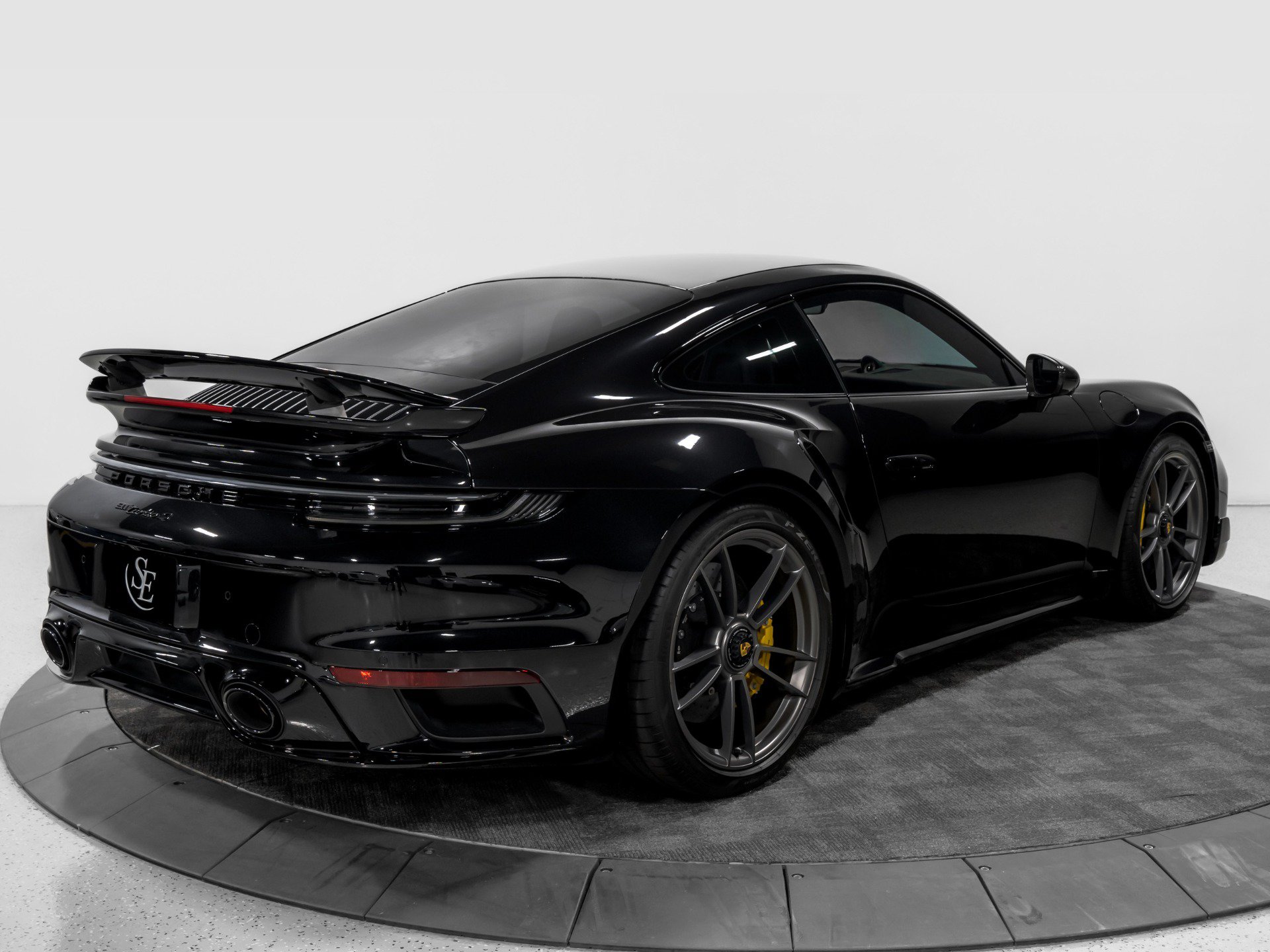 Used 2025 Porsche 911 Turbo S AWD/4WD image 9
