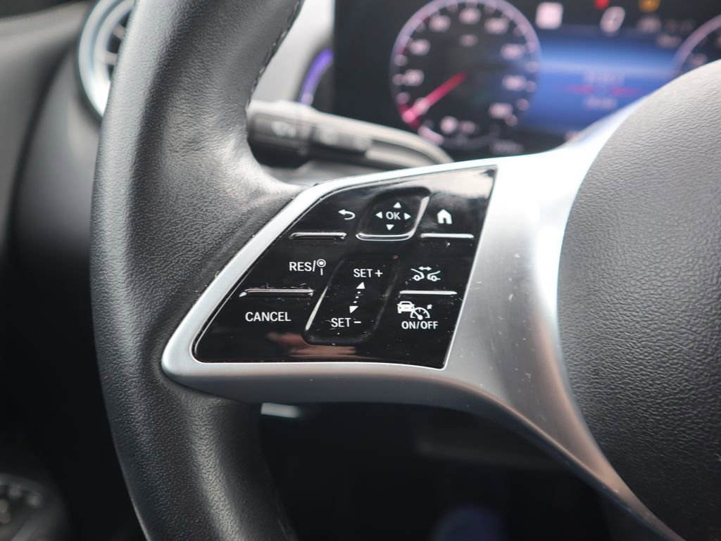 Certified 2025 Mercedes-Benz GLB 250 image 21