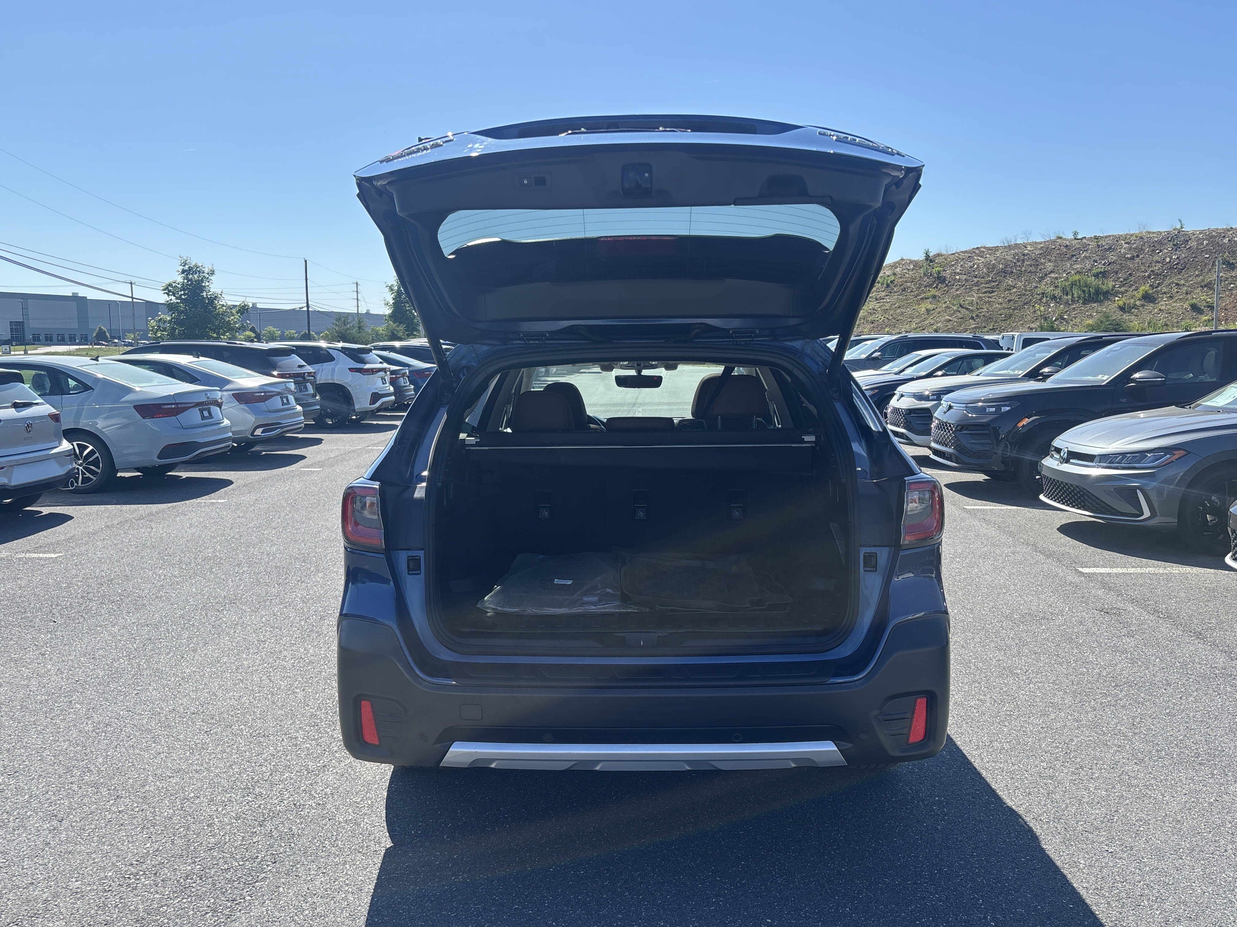 Certified 2022 Subaru Outback Touring AWD/4WD image 24