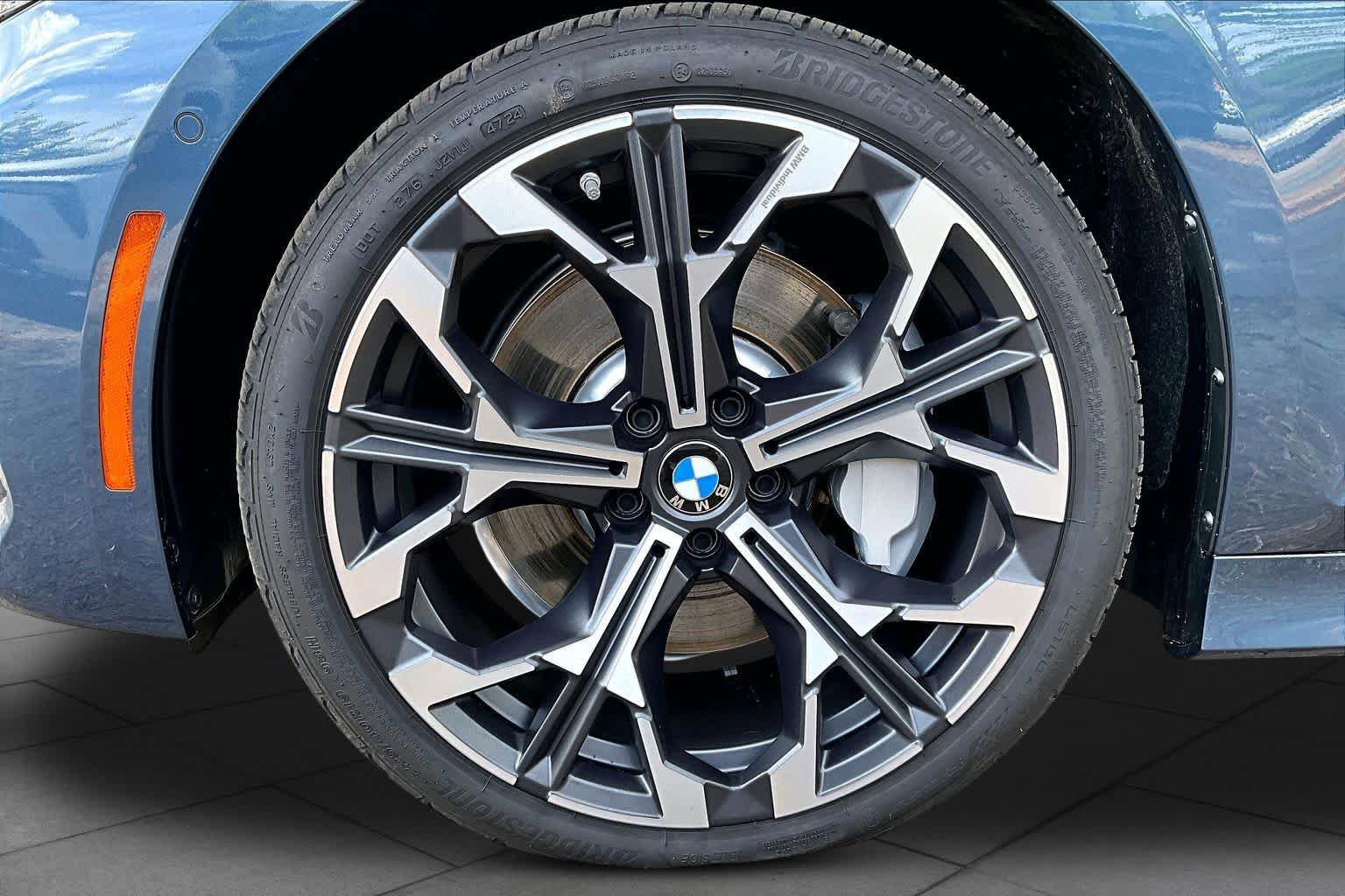Certified 2025 BMW 330i Sedan RWD image 10