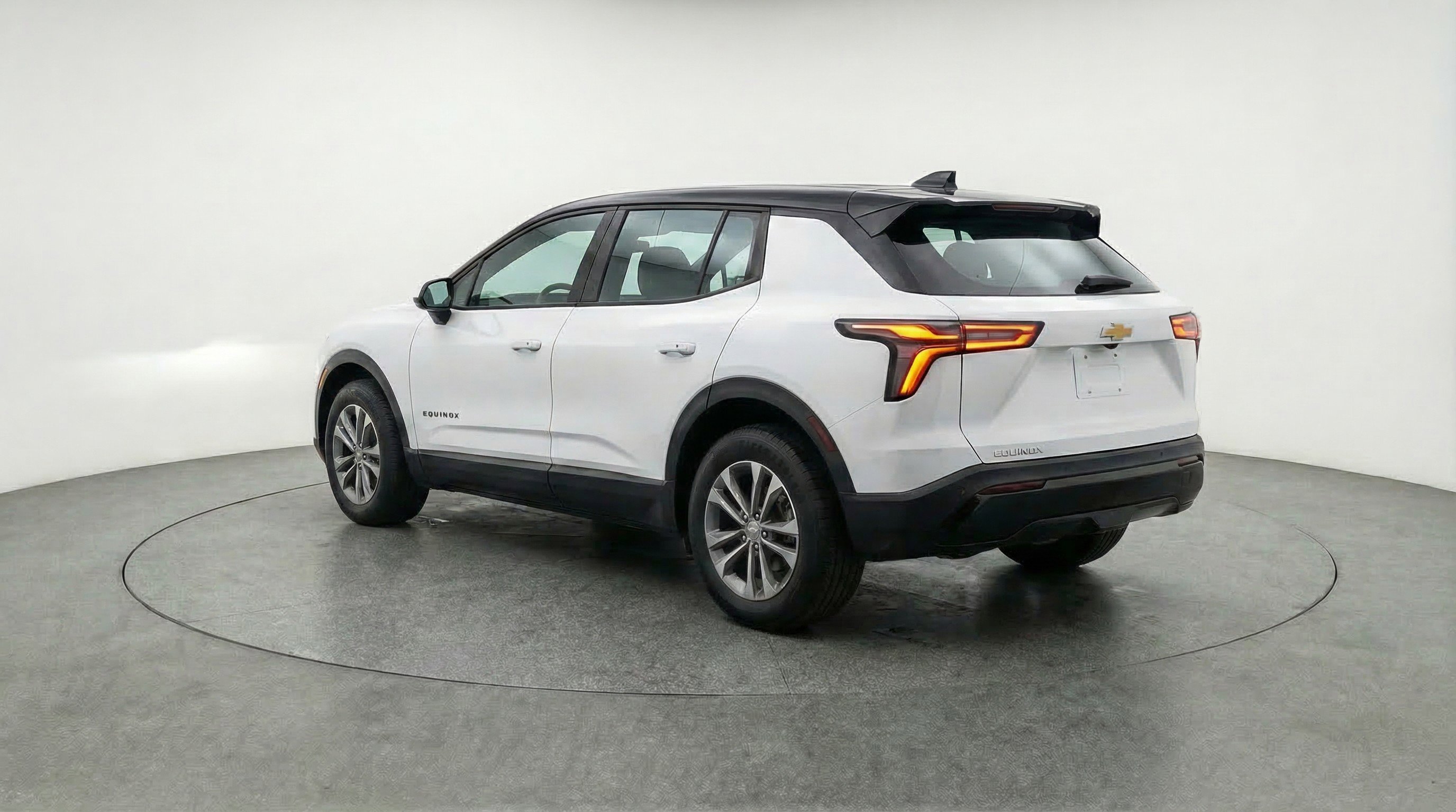 Used 2025 Chevrolet Equinox LT image 6
