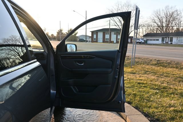 Used 2025 Honda Pilot Touring image 18
