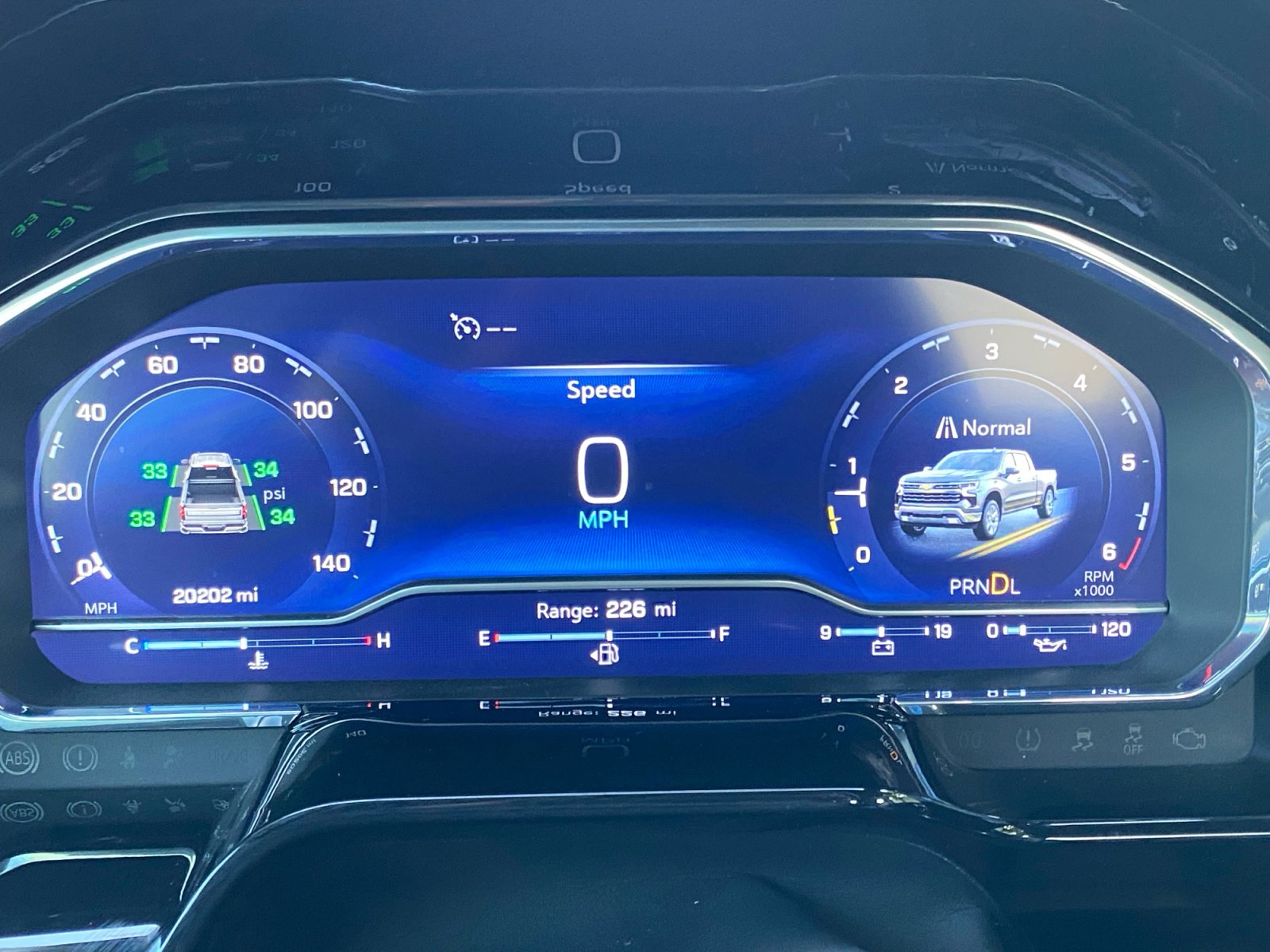 Used 2023 Chevrolet Silverado 1500 LT image 2