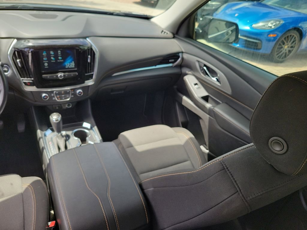 Used 2019 Chevrolet Traverse LT FWD image 16