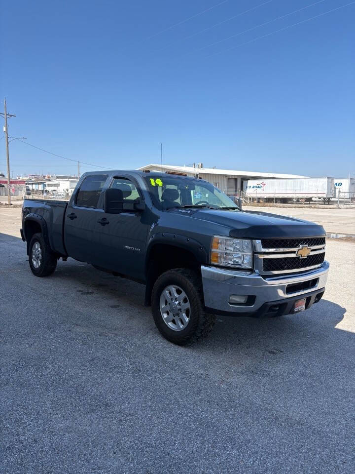 Used 2014 Chevrolet Silverado 3500 LT w/ Interior Plus Package image 2