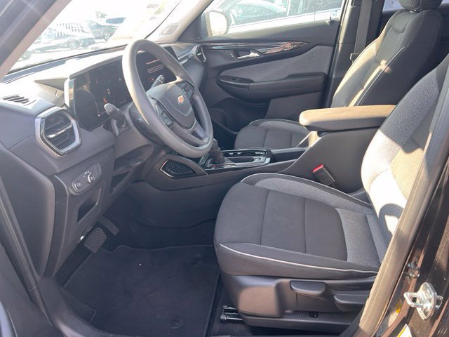 Used 2025 Chevrolet TrailBlazer LT w/ Driver Confidence Package AWD/4WD image 8