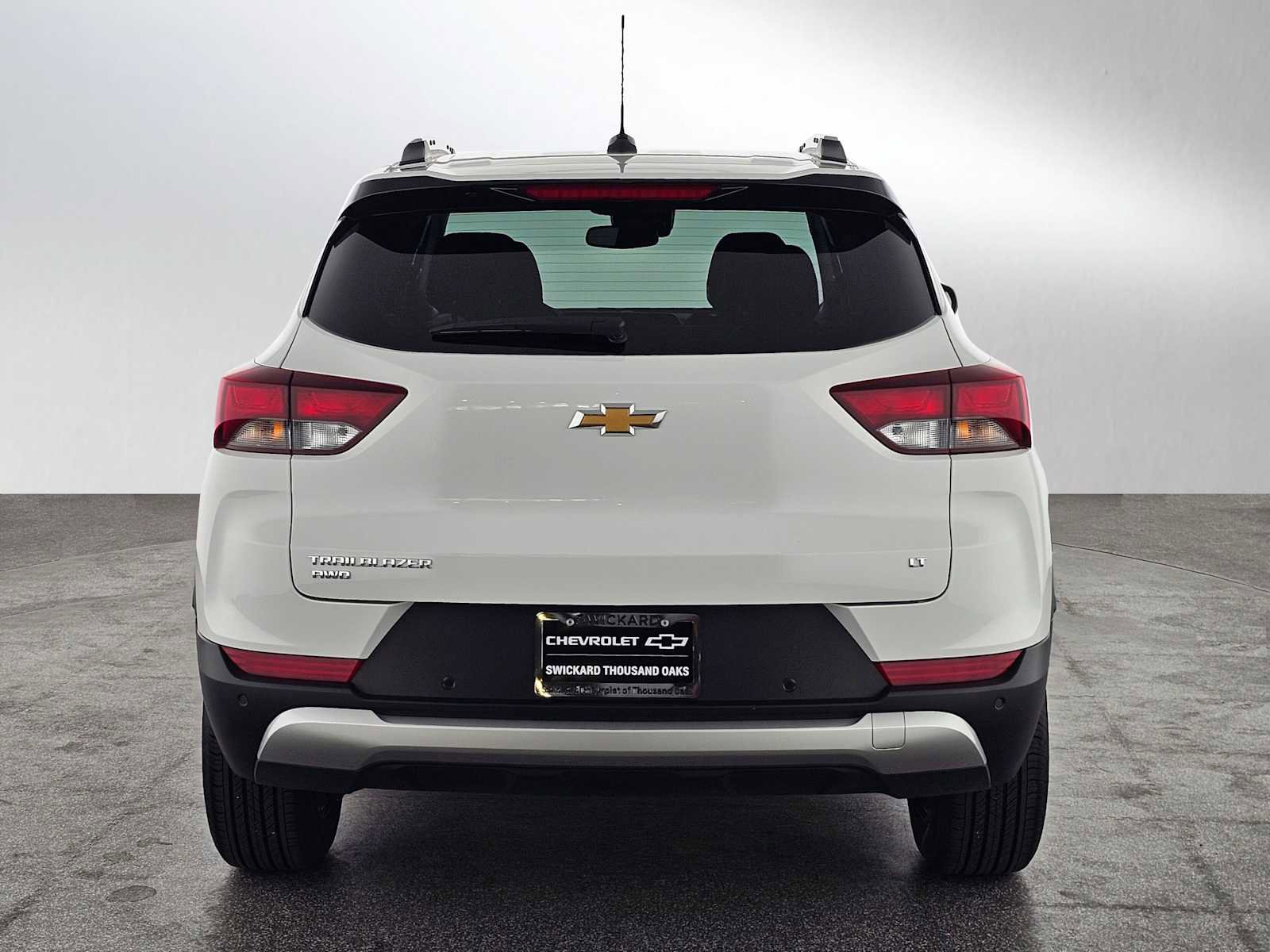 Used 2025 Chevrolet TrailBlazer LT w/ Convenience Package AWD/4WD image 4