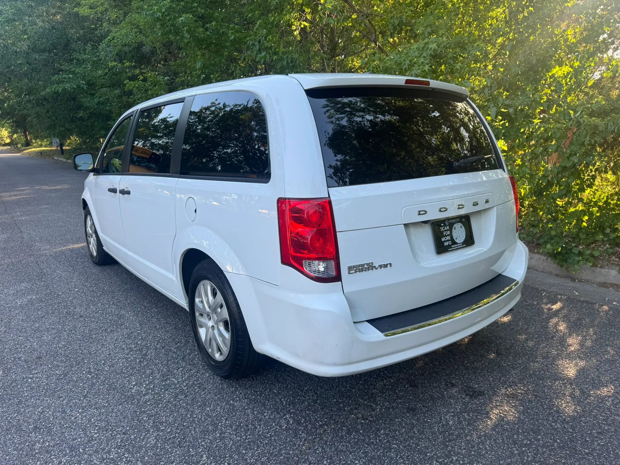 Used 2019 Dodge Grand Caravan SE w/ UConnect Hands-Free Group FWD image 6