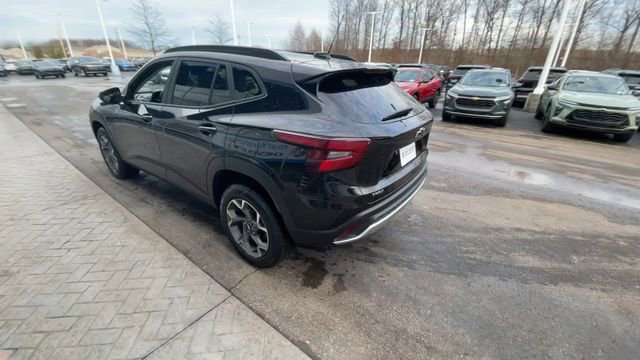 Certified 2025 Chevrolet Trax LT w/ LT Convenience Package image 6